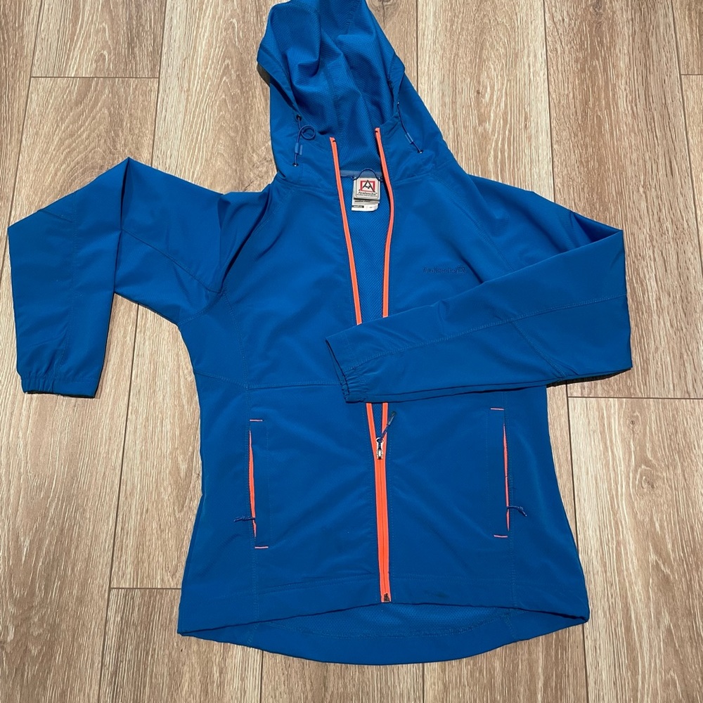 Avalanche Women’s Jacket Size M Blue